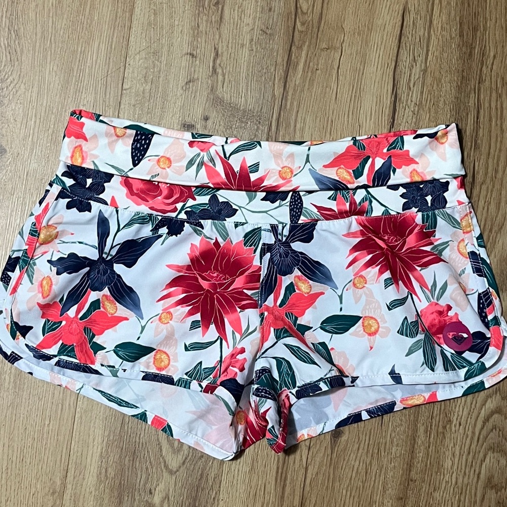 NEW Roxy Boardshorts Endless Summer Fold over waist white & Red Floral
